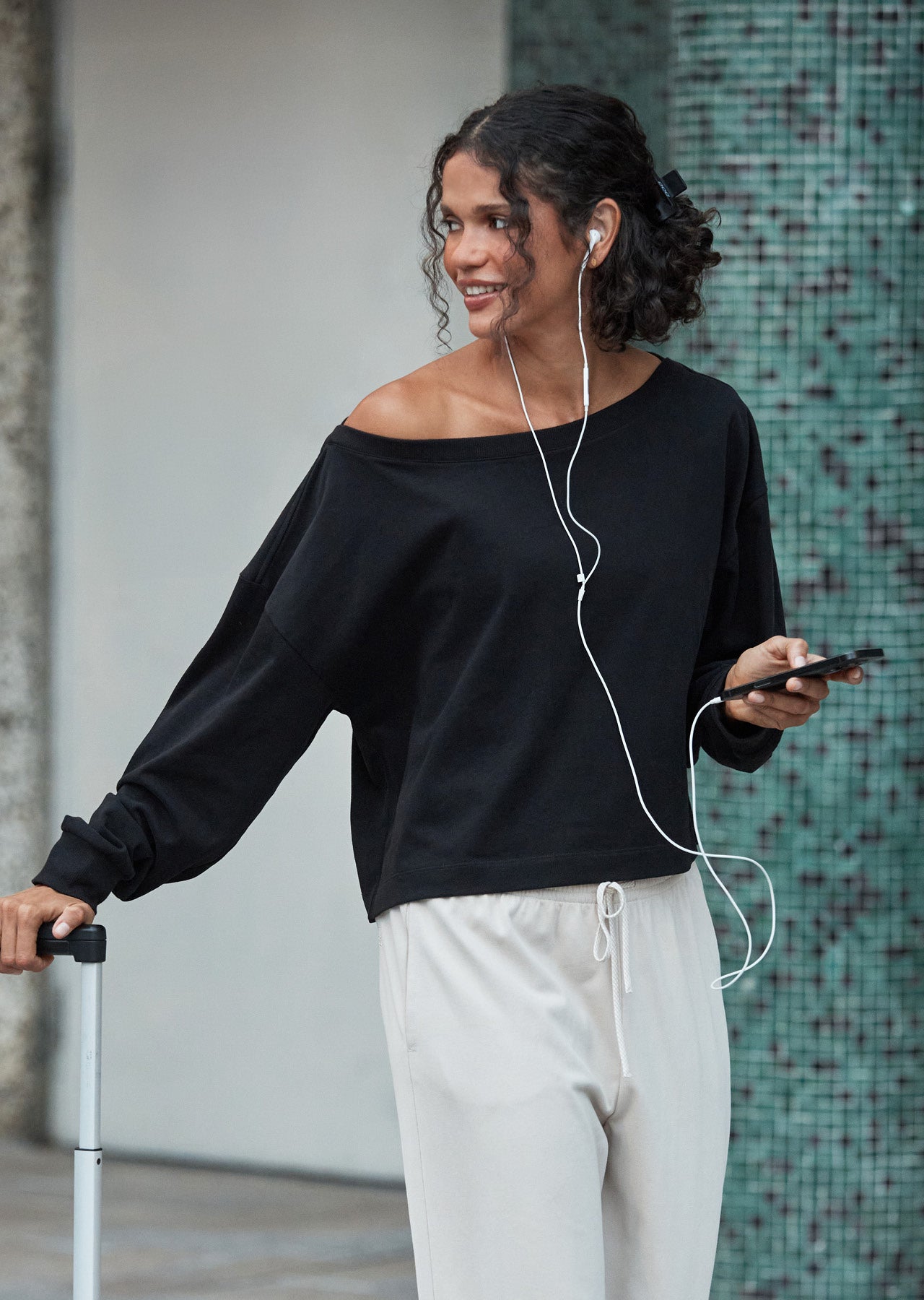 Lorna Jane Cloud Soft Relaxed Fit Long Sleeve Top - Black