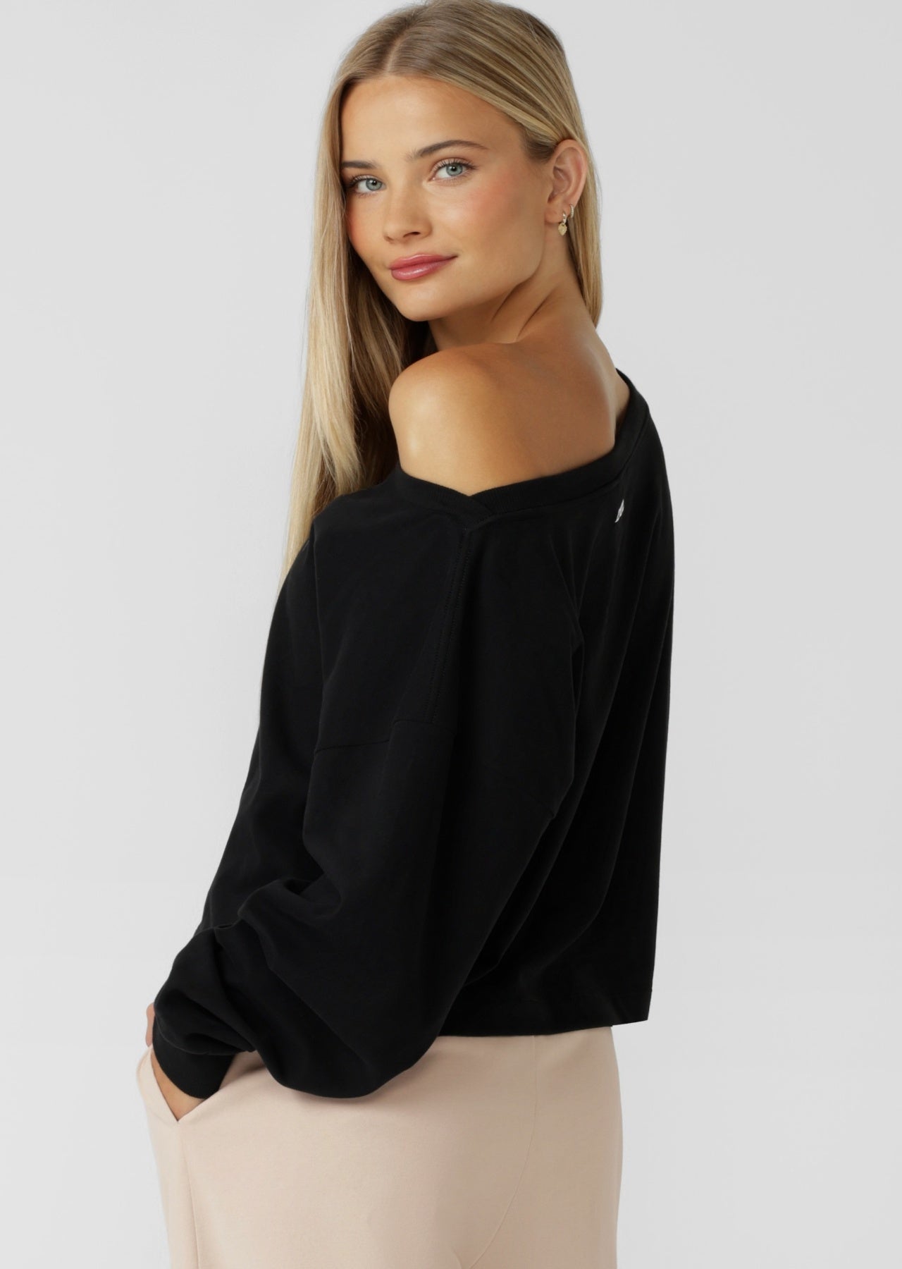 Lorna Jane Cloud Soft Relaxed Fit Long Sleeve Top - Black