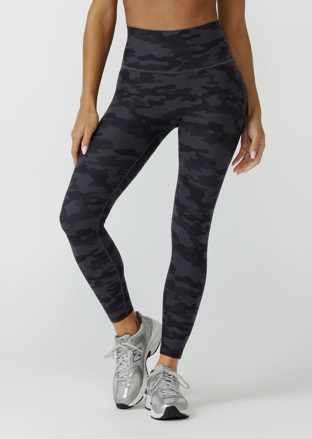 Lorna Jane Camo Ankle Biter Leggings - Black Camo Print