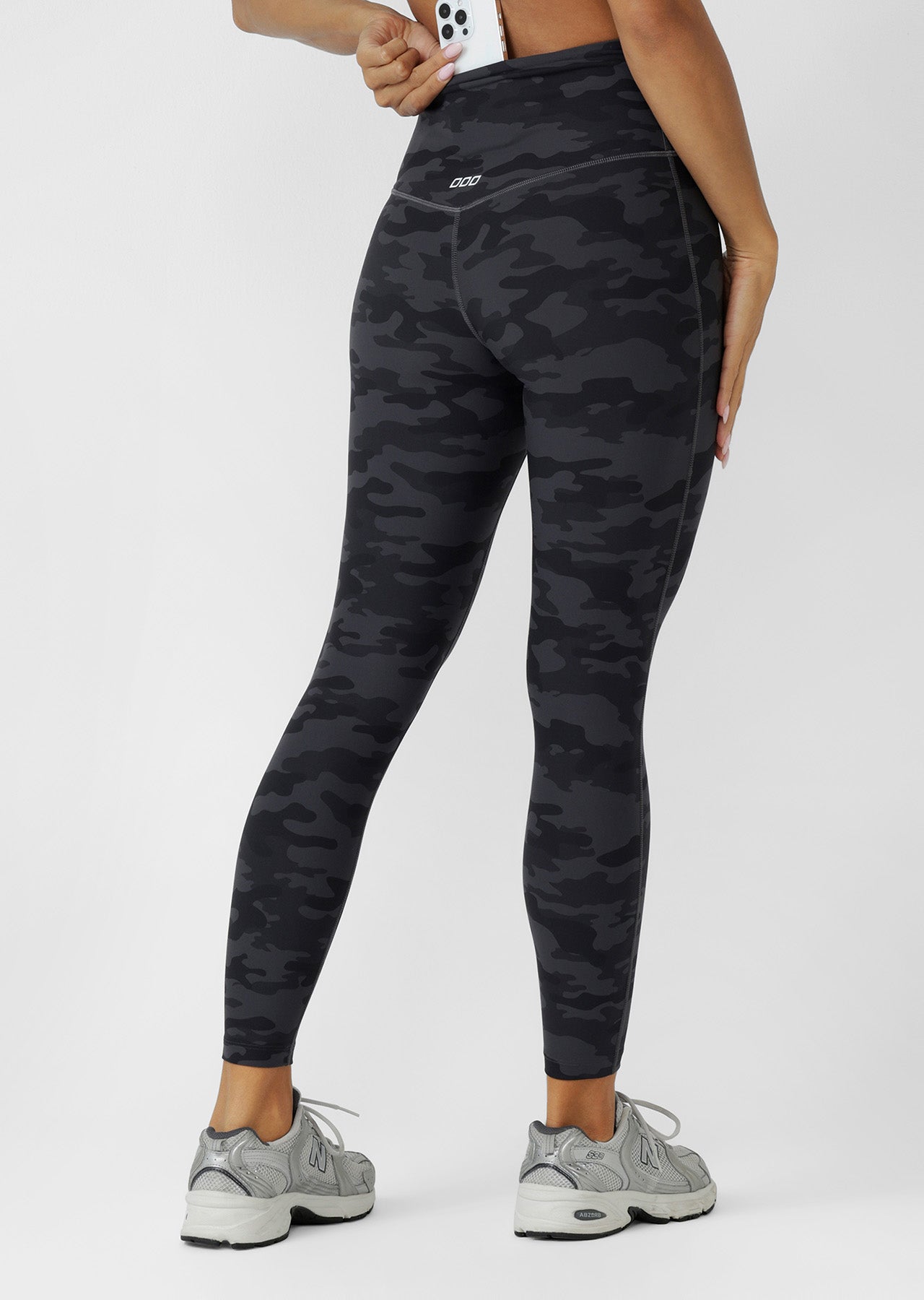 Lorna Jane Camo Ankle Biter Leggings - Black Camo Print