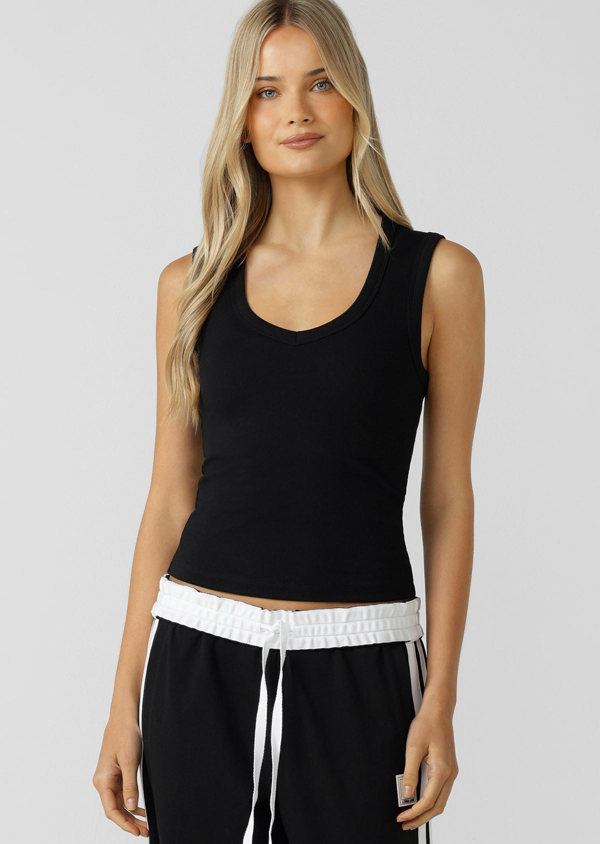 Lorna Jane Define Plunge Neck Tank - Black