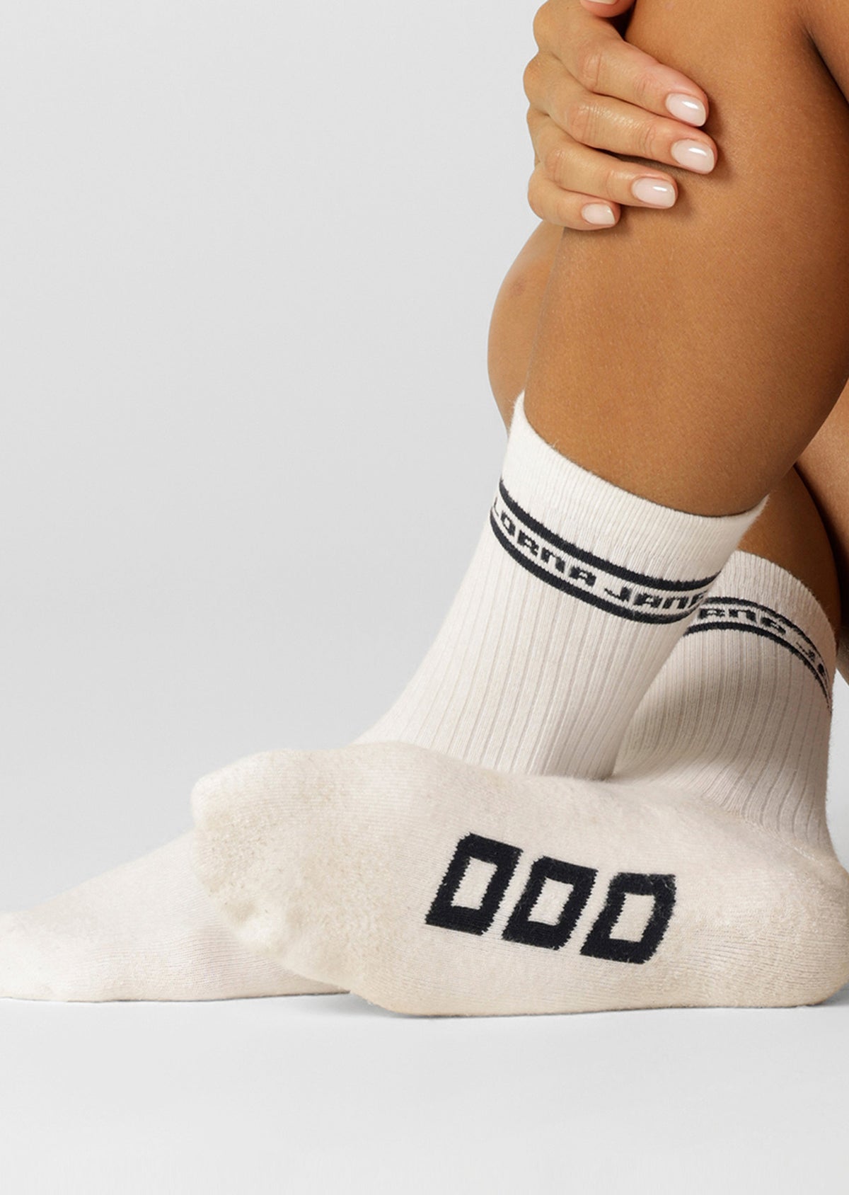 Lorna Jane Sporty Crew Socks - White/Black