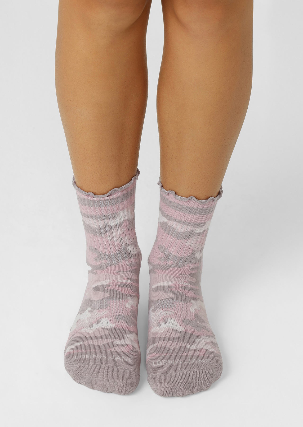 Lorna Jane Cute In Camo Pilates Grip Crew Socks - Pink Camo