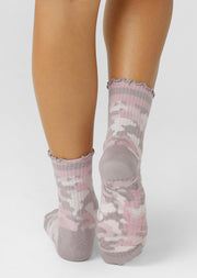 Lorna Jane Cute In Camo Pilates Grip Crew Socks - Pink Camo