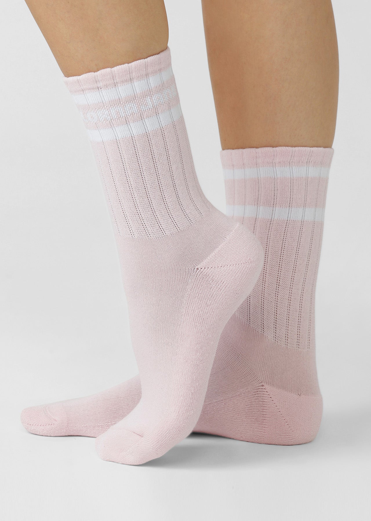 Lorna Jane Sporty Crew Socks - Pale Peony & White