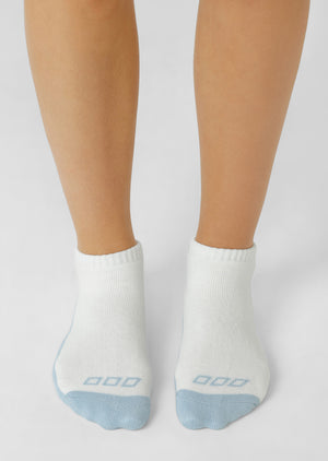 Lorna Jane Icon Pilates Grip Ankle Socks - Porcelain & Vibrant Sky