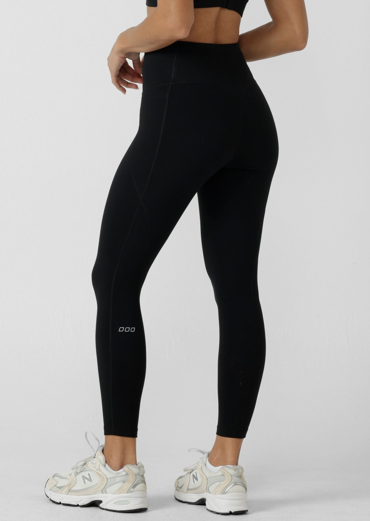 Lorna Jane Amy No Chafe 2 Pocket Ankle Biter Leggings - Black